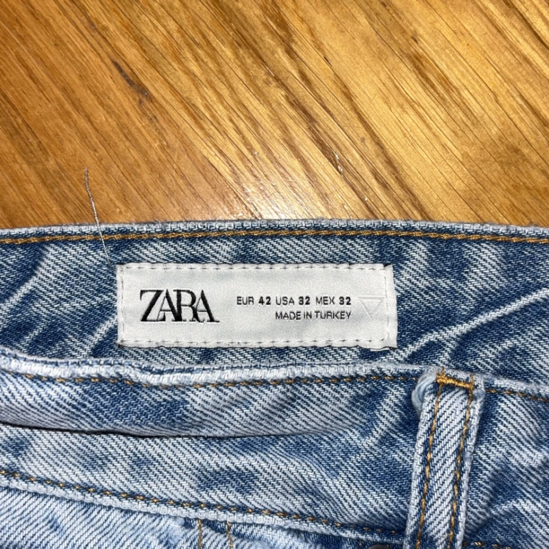 Ljusblå jeans från Zara, stl 42 - 2