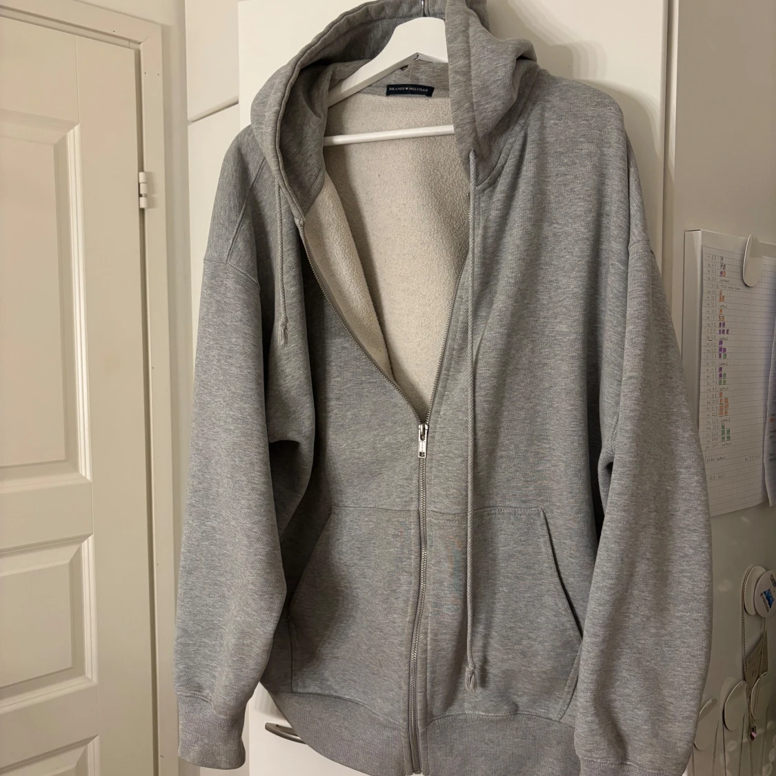 Grå hoodie från Brandy Melville