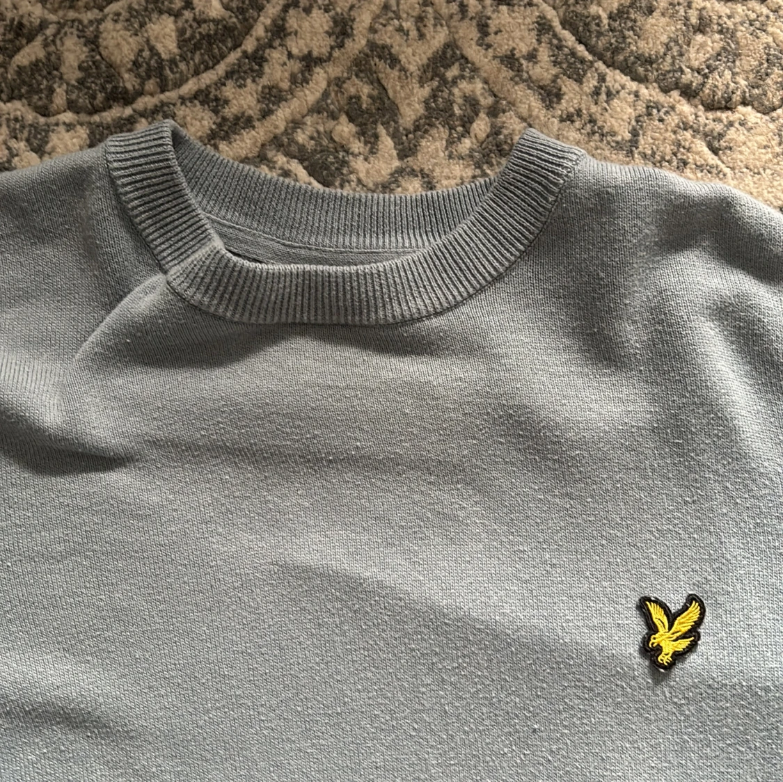 Ljusgrå stickad tröja från Lyle & Scott - 1