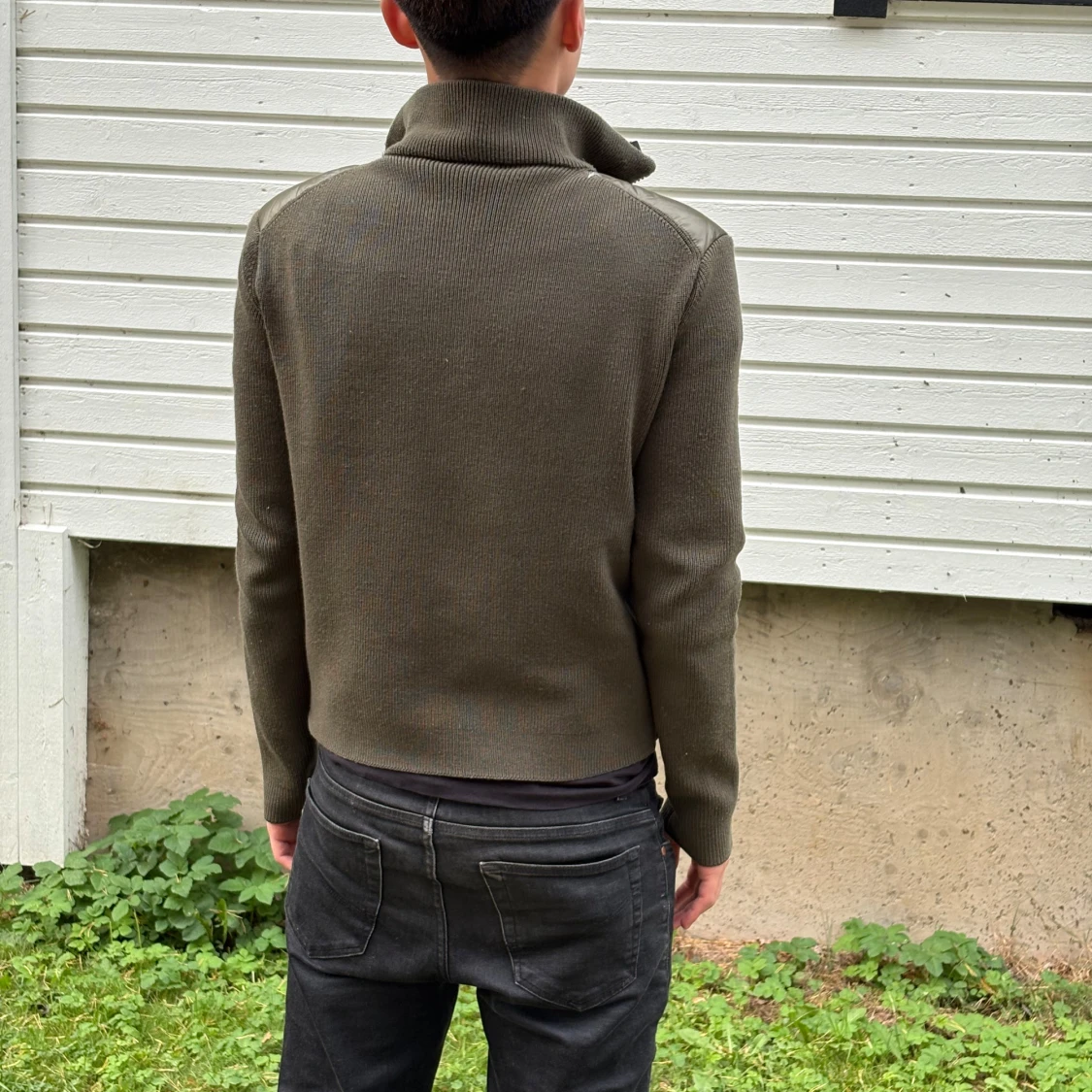 Olivgrön pufferjacka från Moncler - 1