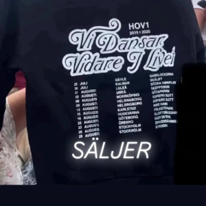 HOV 1 hoodie BUDGIVNING - Säljer min Hov1 hoodie i strl S. Budgivning fram till 10/9. ändrar priset efter bud