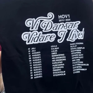 Hov1 merch 2025 ”vi dansat vidare i livet”  - Endast testad, aldrig använd ❤️tar bud eller säljer för bra bud direkt!