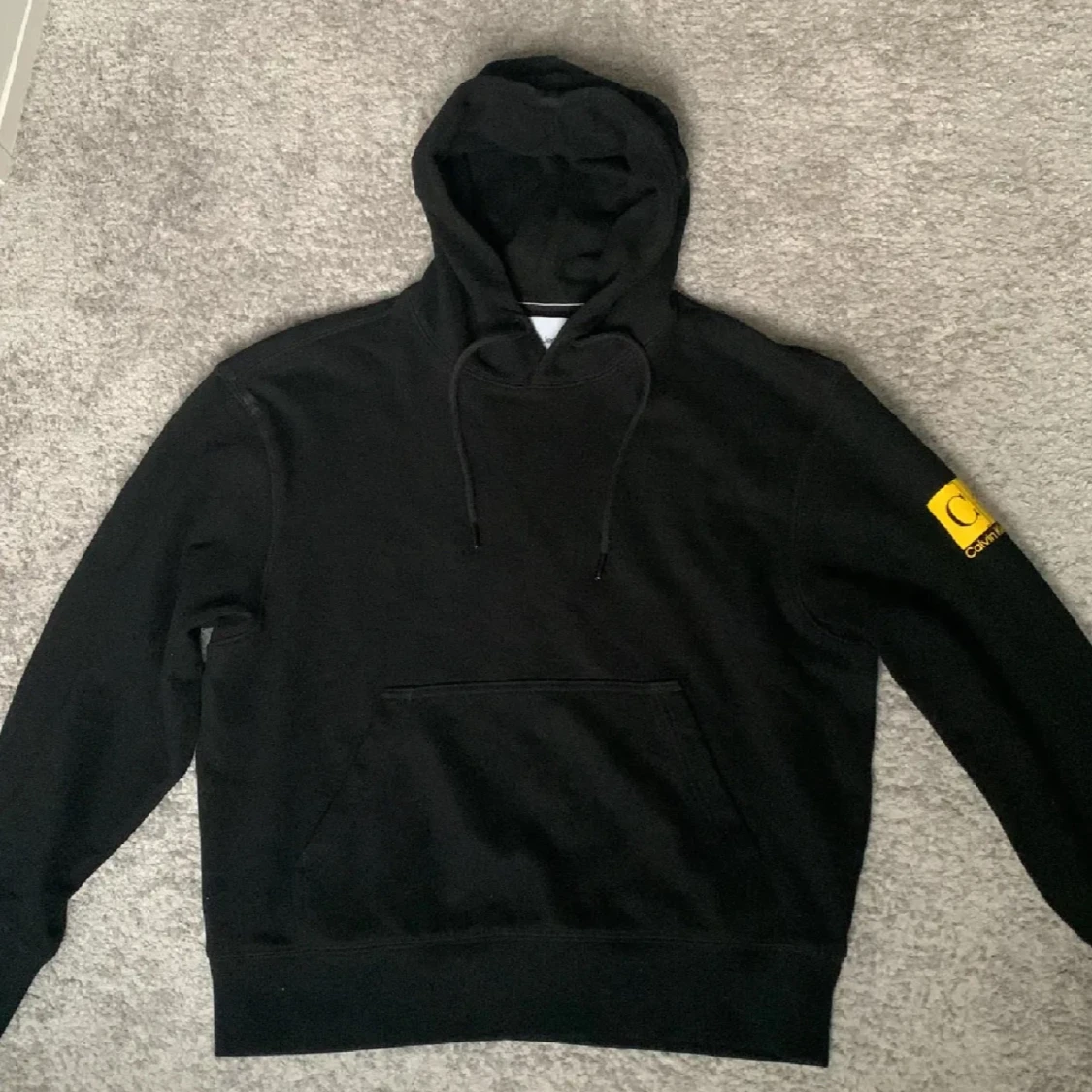 Svart Calvin Klein hoodie med luva