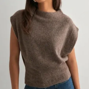 Brun stickad ärmlös topp - Snygg brun stickad topp från Nelly! Helt ny med prislapp kvar