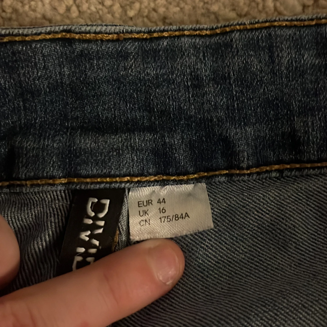 Blå jeansshorts från Divided, strl 44 - 2