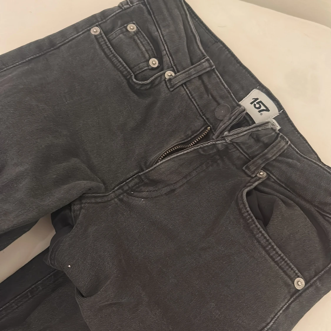 Svarta bootcut jeans från 157