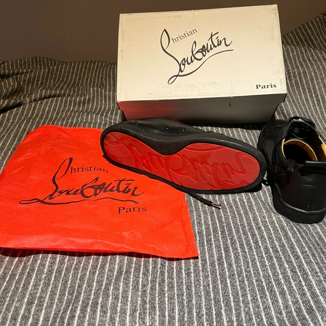 Svarta sneakers från Christian Louboutin - 3