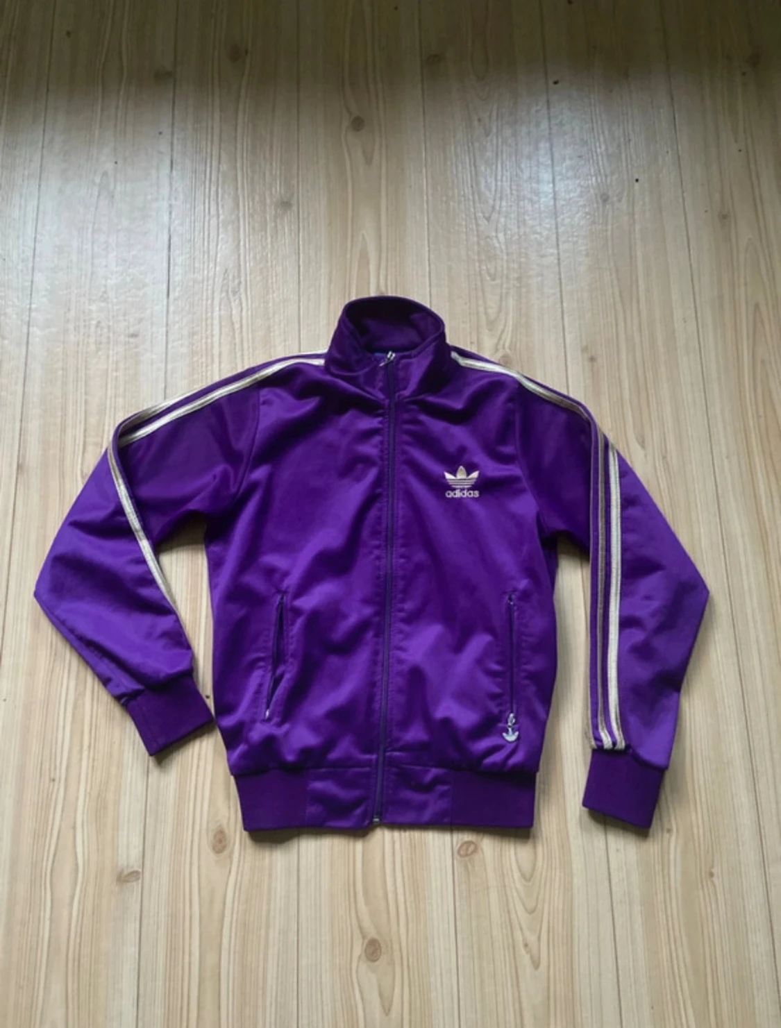 Lila Adidas vindjacka  - 2