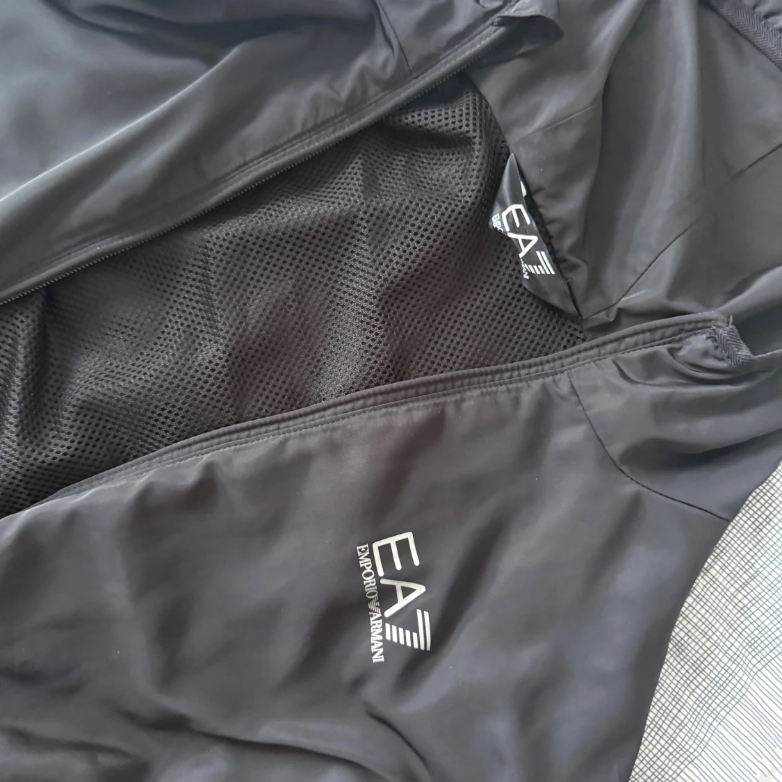 Svart vindjacka från EA7 Emporio Armani - 1
