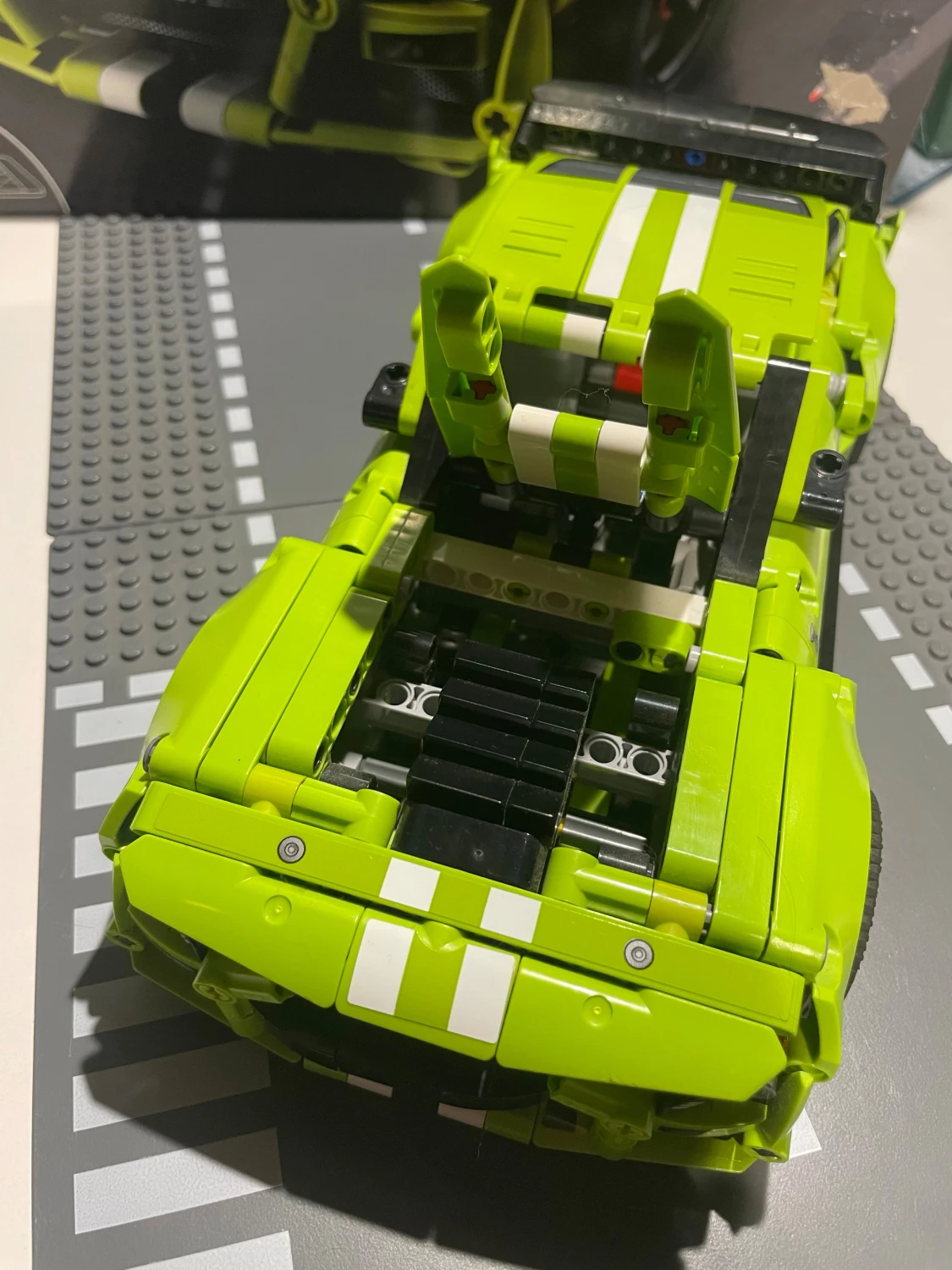 LEGO Technic Ford Mustang Shelby GT500 (42138) - 2