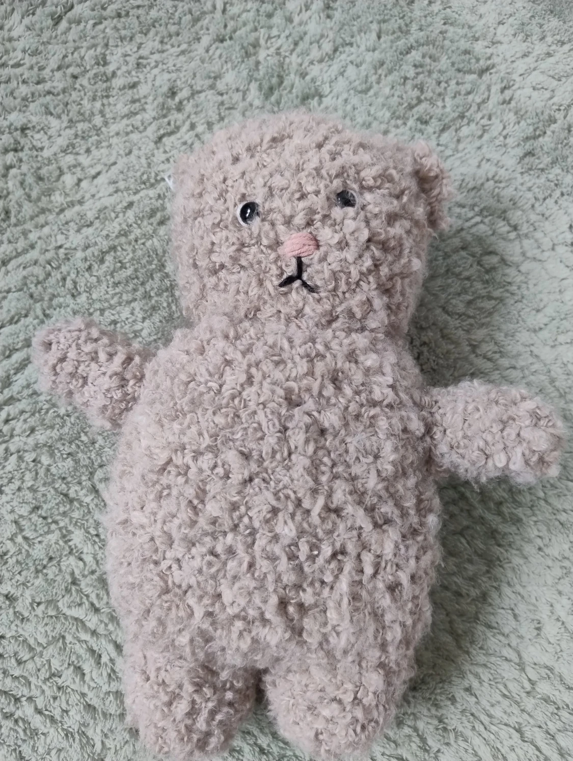 Handgjord virkad teddybjörn 