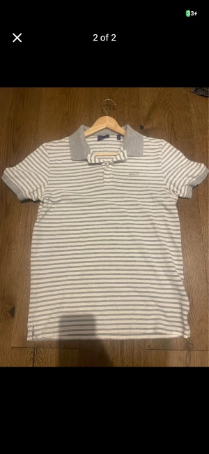 Gant Piké Polo Grå - S - Mycket fin använd ett par gånger Kortärmad Grå Piké Polo Gant tröja i storleken S