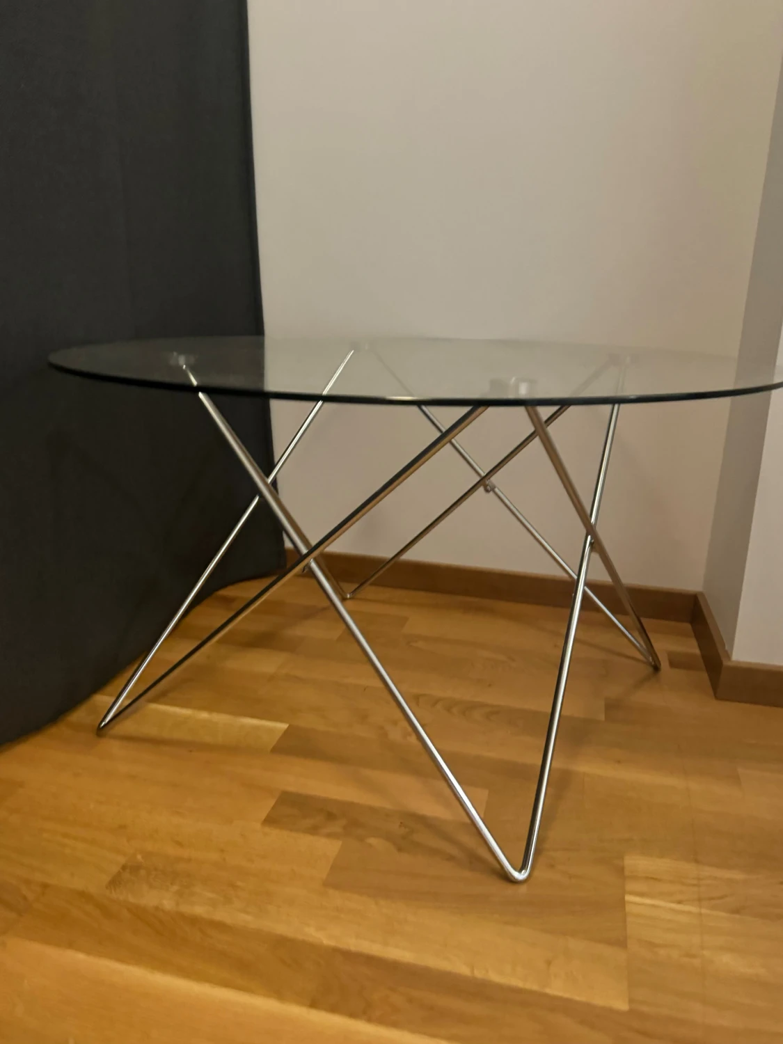 Runt soffbord i äkta glas med metallstativ - 1