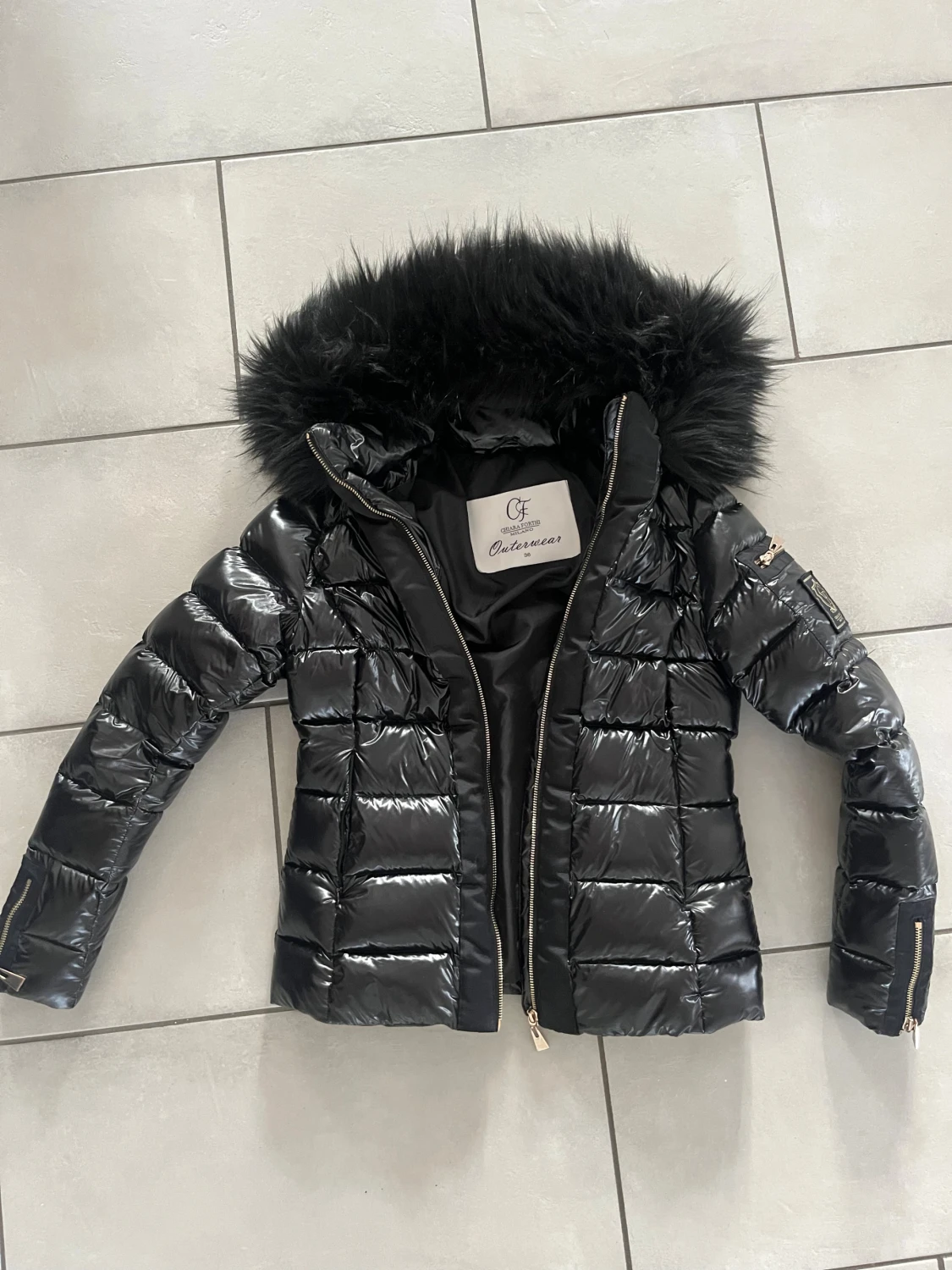 Svart pufferjacka från Chiara Forthi