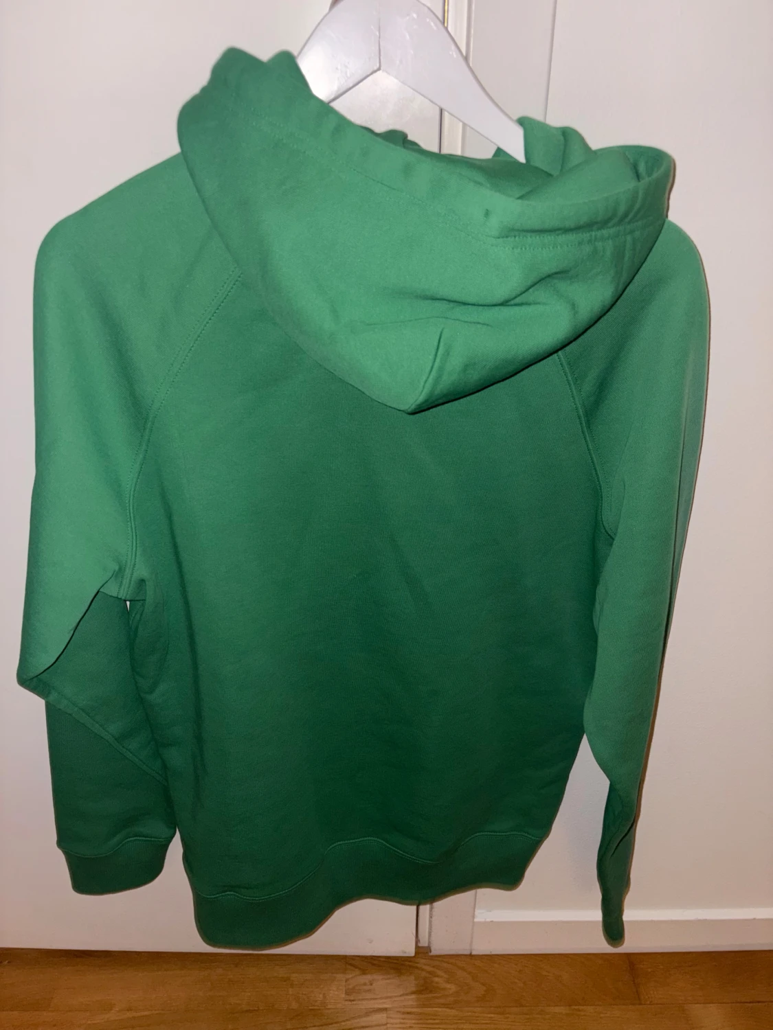 Grön hoodie från GANT med logga - 2