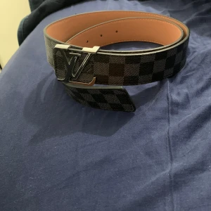 Stillig bälte  - Denna bältet är jätte populär för dens modell , extrem bra bälte och fångar många blickar