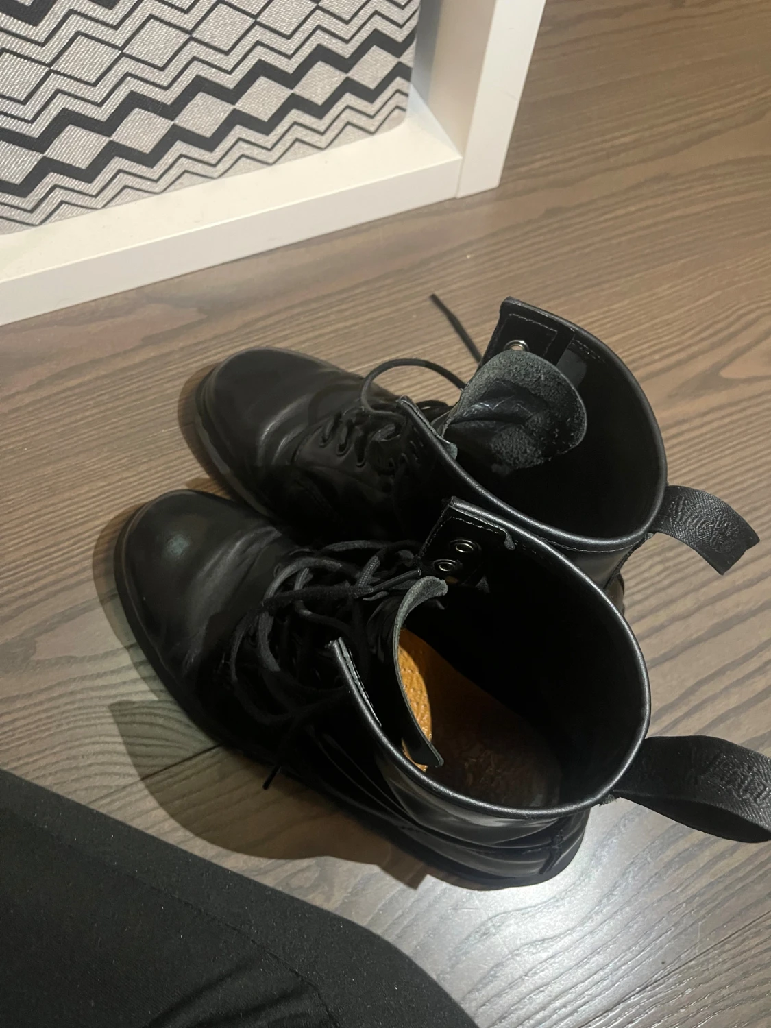 Svarta kängor Dr. Martens - 2