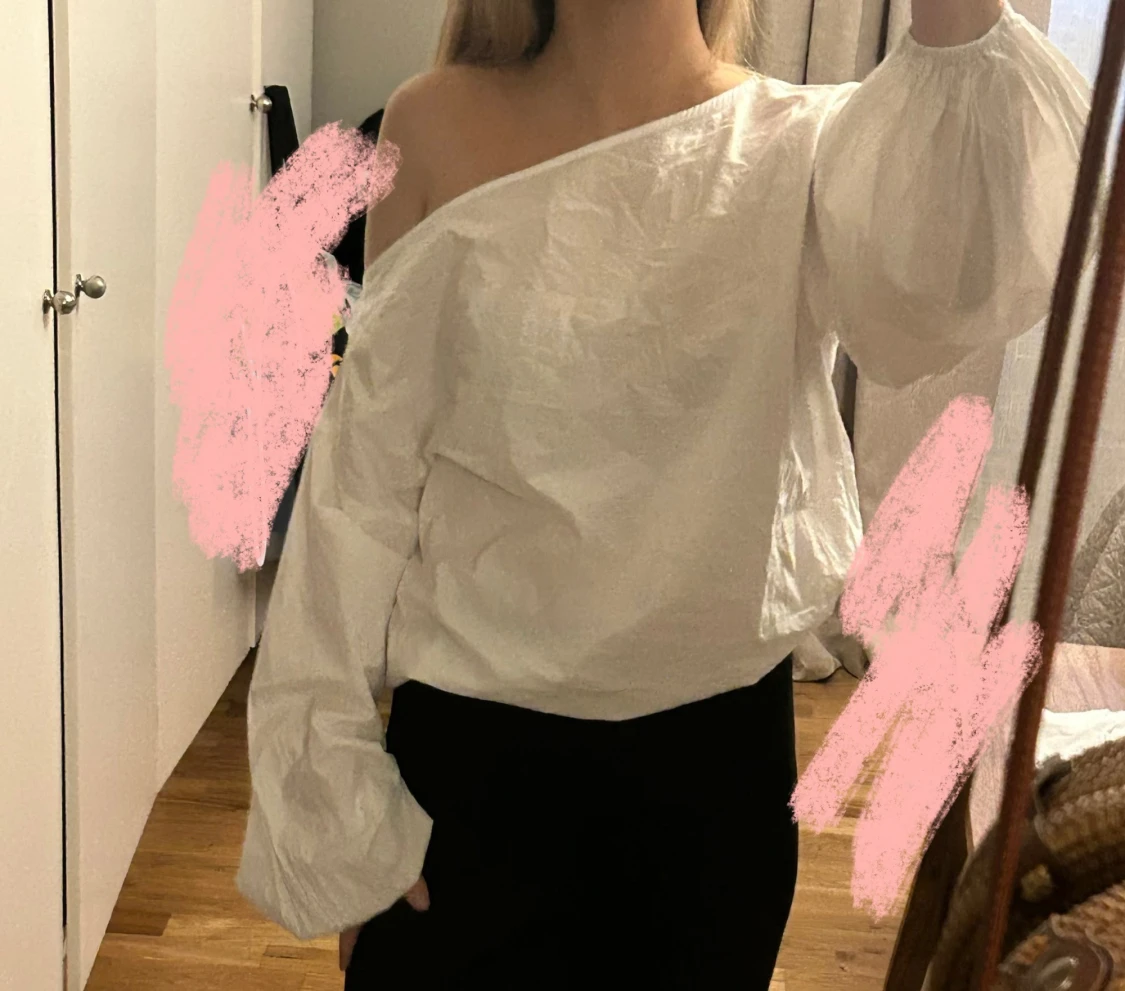 Vit offshoulder blus med puffärm - 1