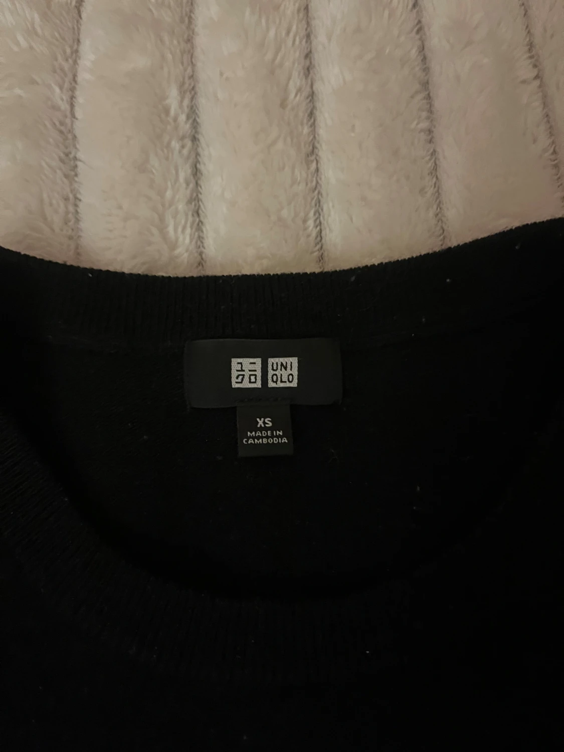 Svart stickad tröja från Uniqlo  - 1