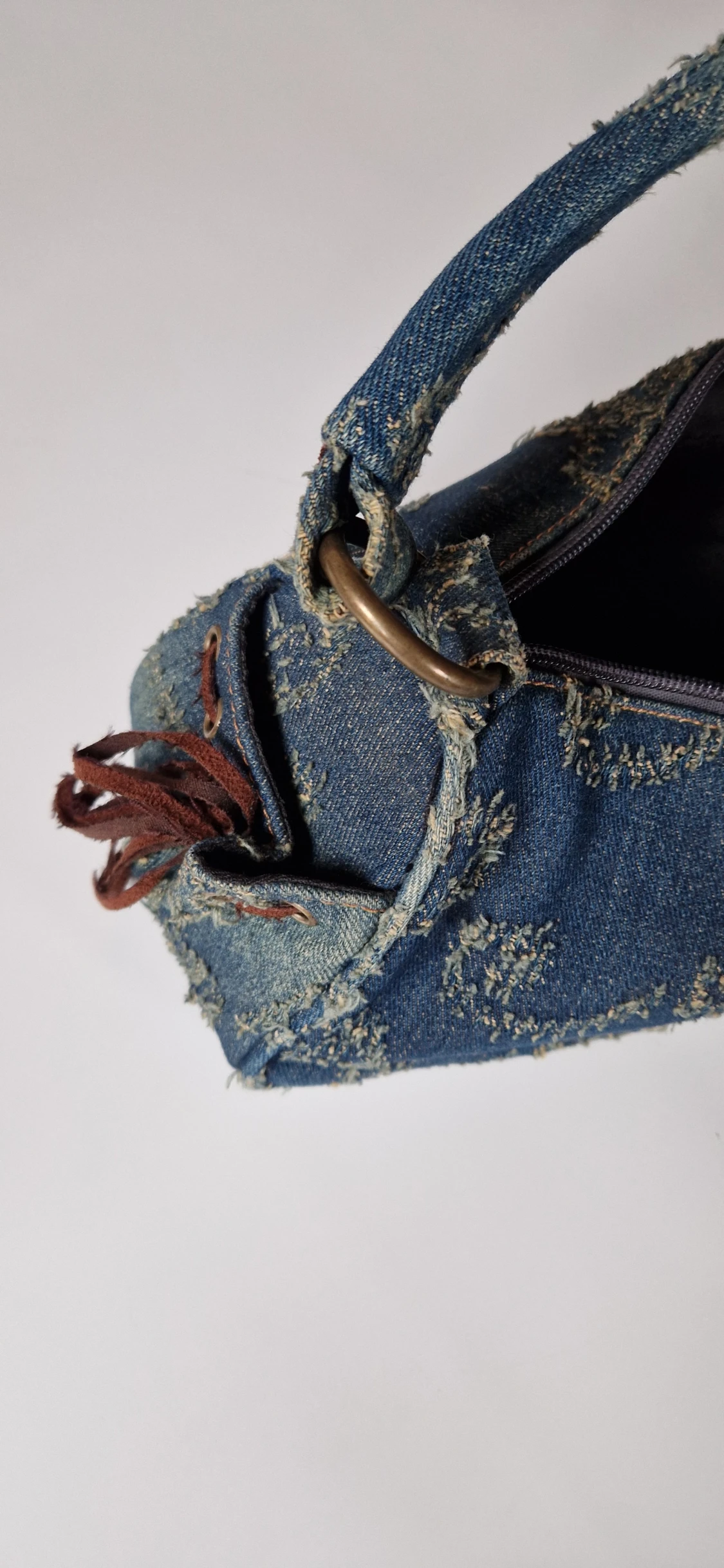 Blå axelväska i denim med dragkedja - 4