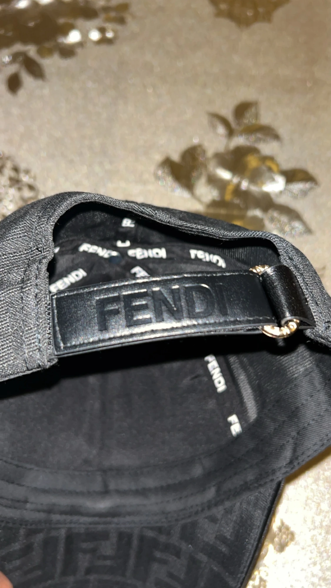 Svart Fendi keps  - 1
