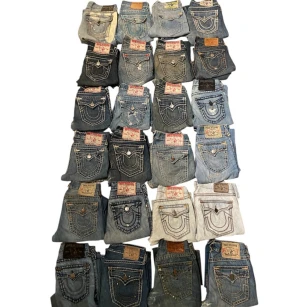 True Religion Jeans  - !stor true religion jeans drop, feta och sällsynta  allehopa, skriv om ni är intresserade om några byxor 📲!