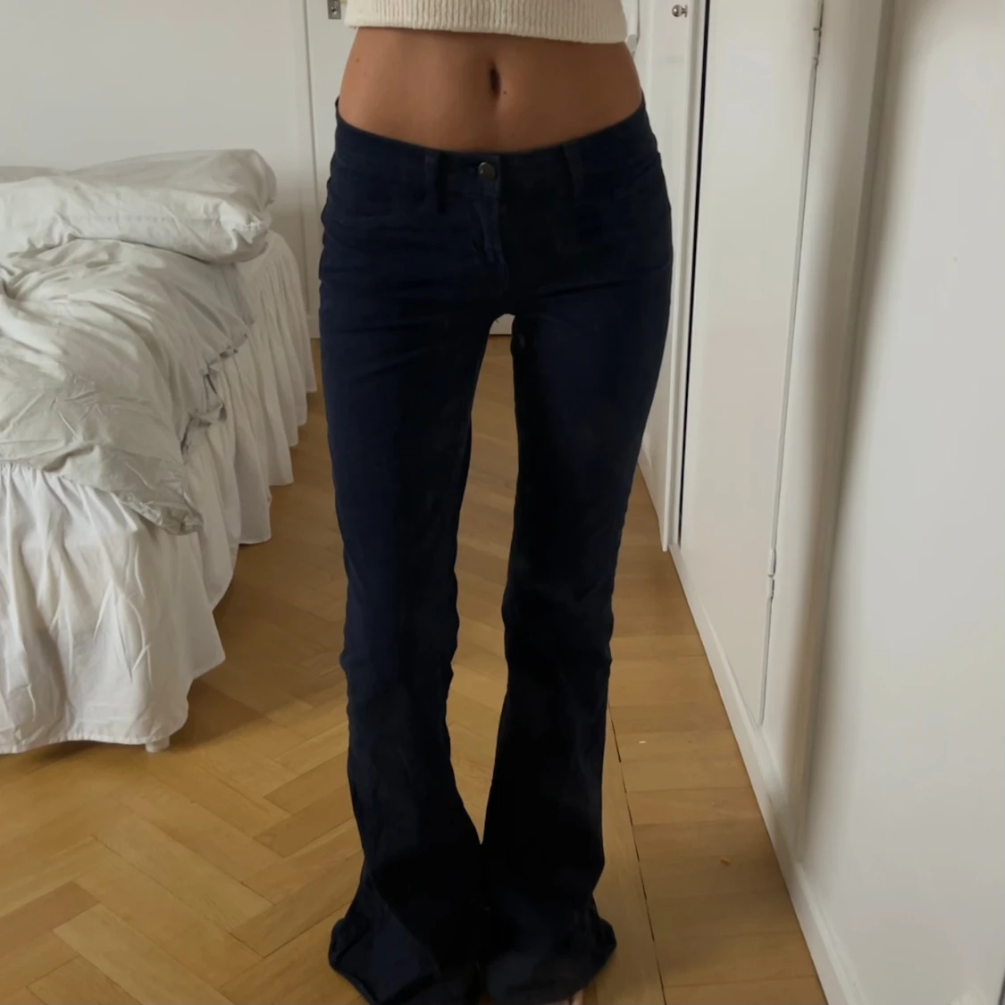 Mörkblå bootcut byxor - 1