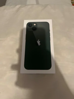 iPhone 12 Pro - iPhone 12 Pro fungerar perfekt inga konstigheter, 77 i batterie hälsa.