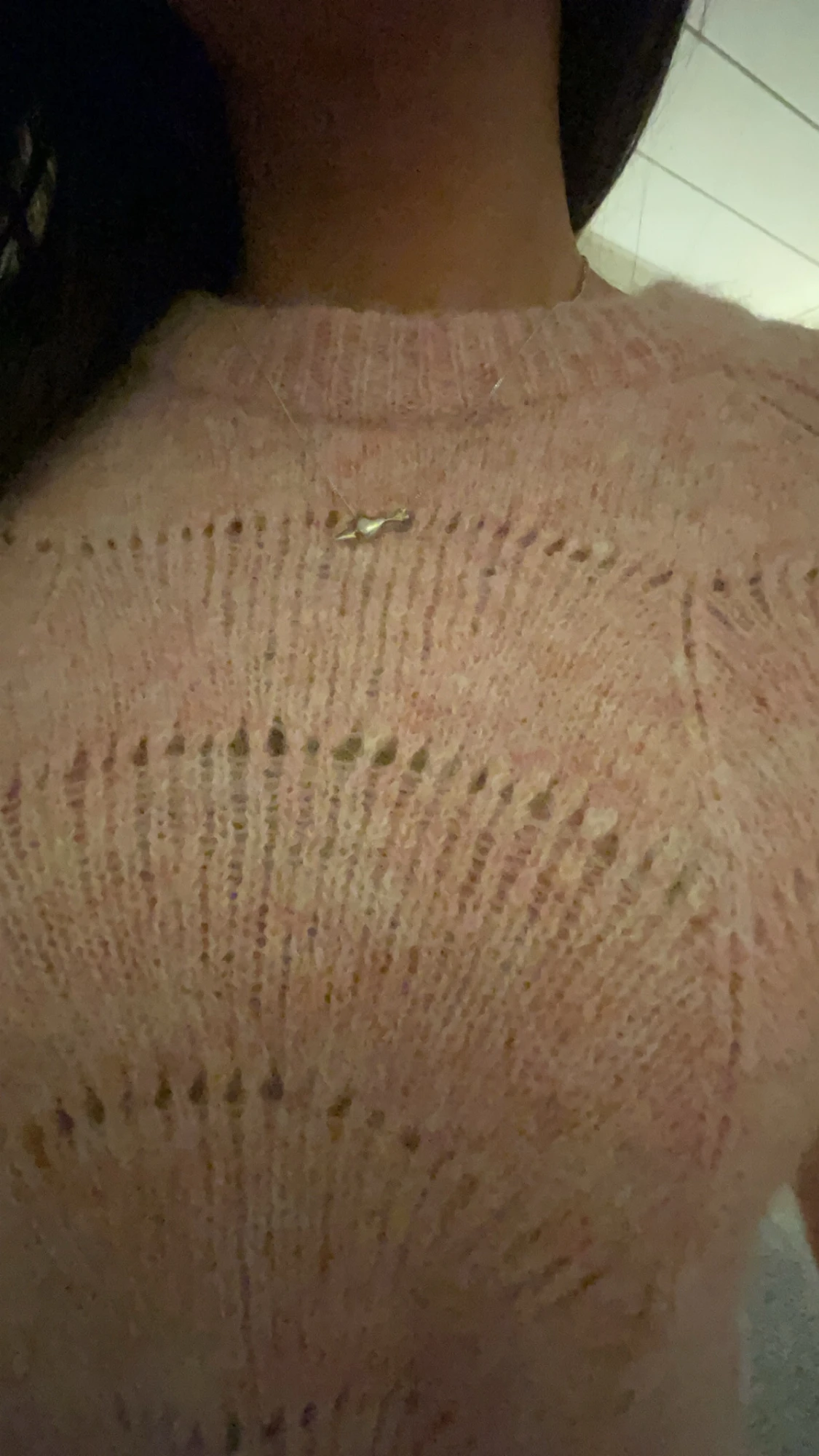 Ljusrosa stickad tröja med mönster