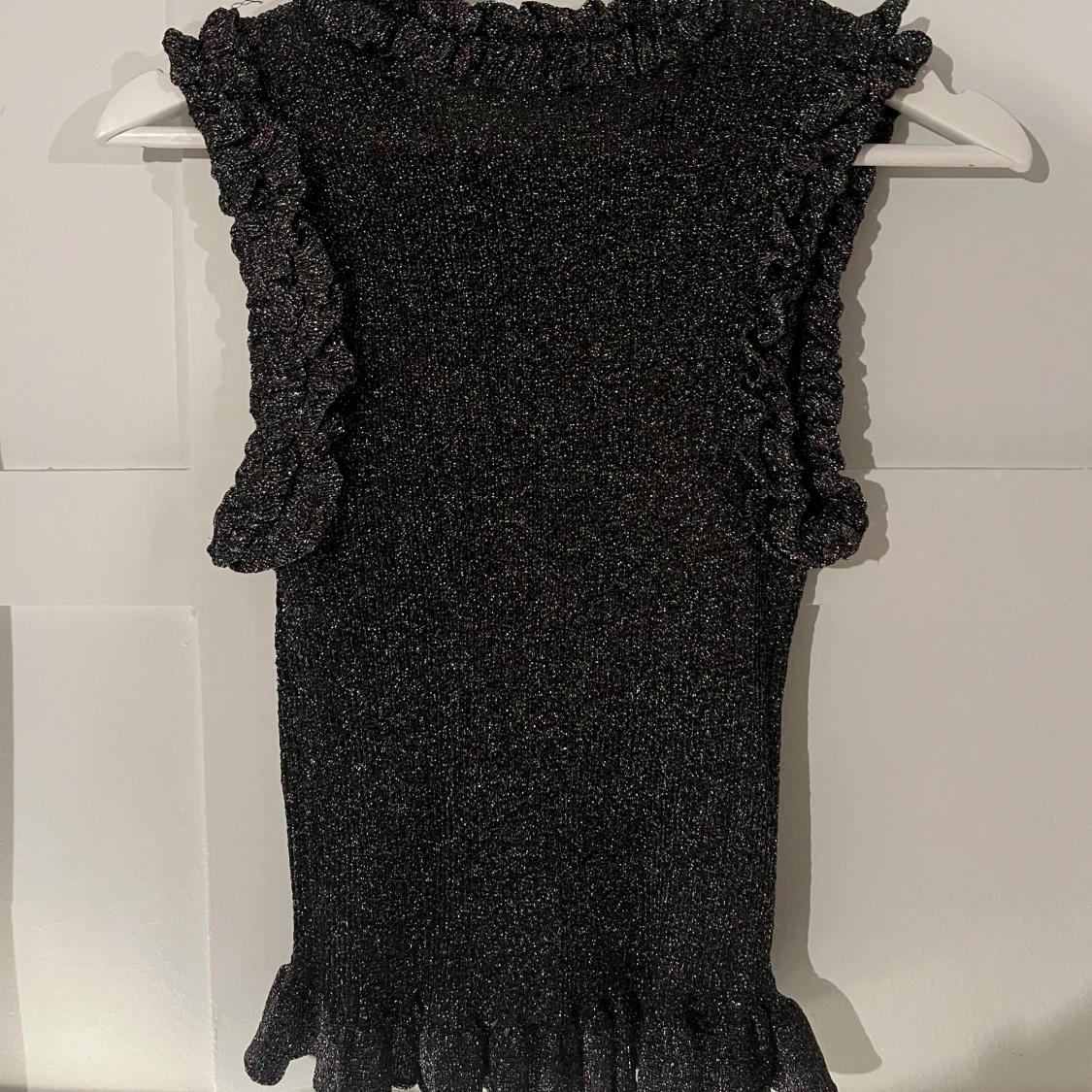 Glittrig volangtopp från Zara - 3