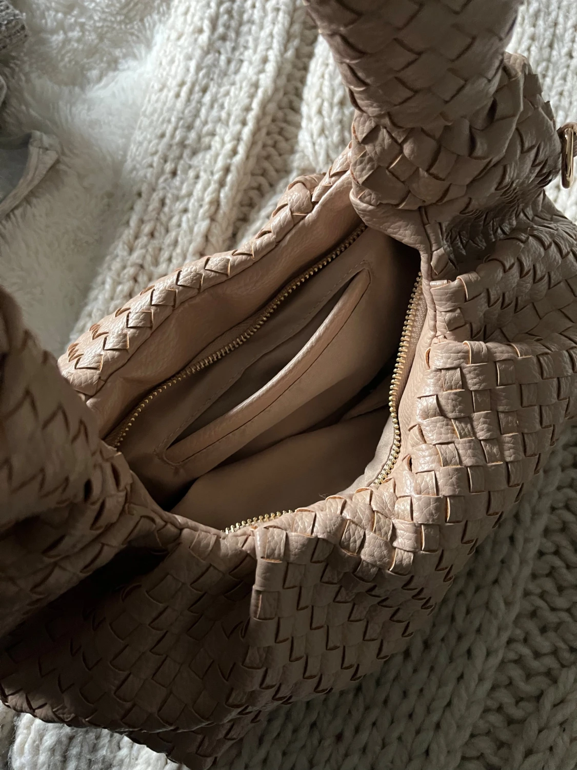 Beige flätad väska i skinn - 2