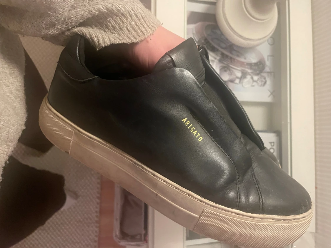 Svarta sneakers från Axel Arigato - 1