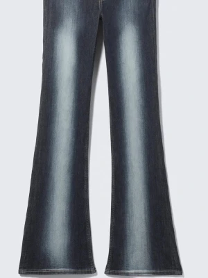 kvarg jeans  - Säljer ett par kvarg jeans. använt några gånger och vita färgen har blandat in sig mera vilket jag själv tycker är mer snyggare än hur de var när man köpte dem