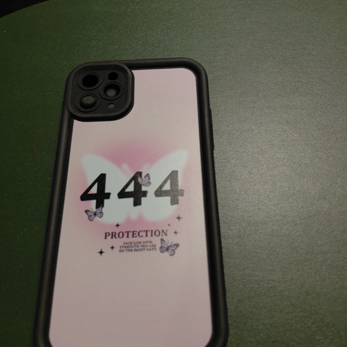 Mobilskal till iPhone 16 eller liknande