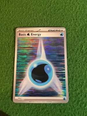 Pokémon kort  - Säljer denna fina holon på Basic Energy, den är nyöppnad och väll behandlad men den kommer tyvärr utan sleeve
