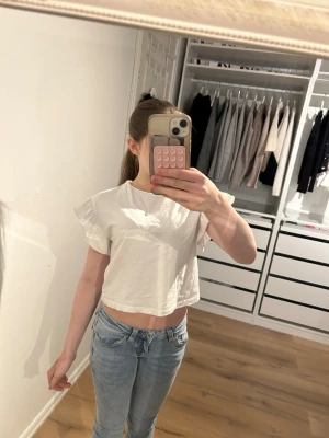 Vit top volangärm Calliope - Vit topp från calliope storlek XS, bra skick!😊