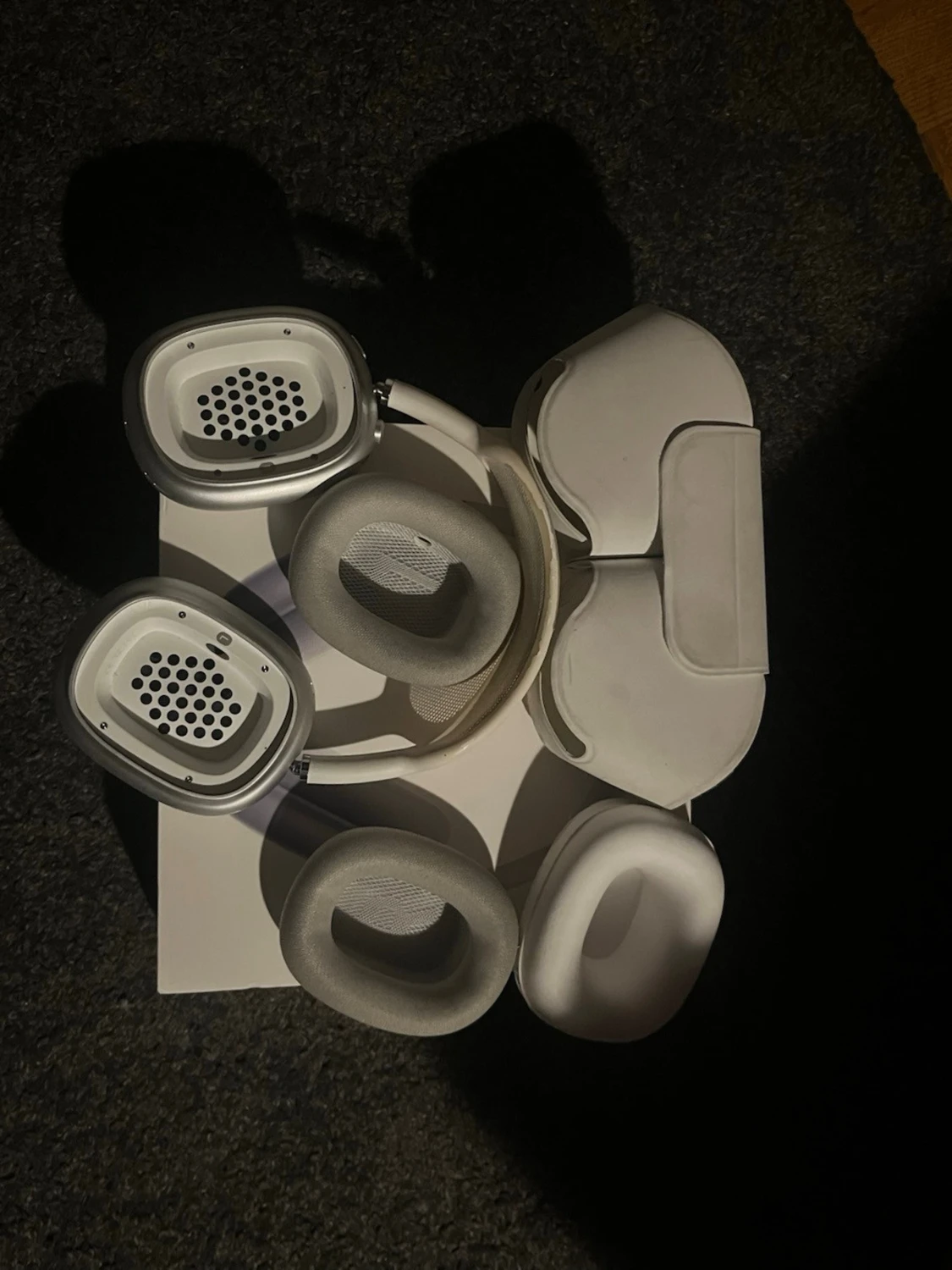 AirPods Max( silver)