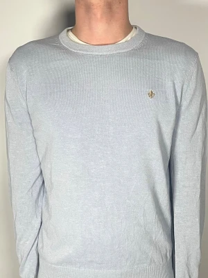 Morris tröja - Säljer en riktigt snygg och trendig Morris tröja i fint skick, storlek S, vid frågor är det bara att skriva //Gramenti