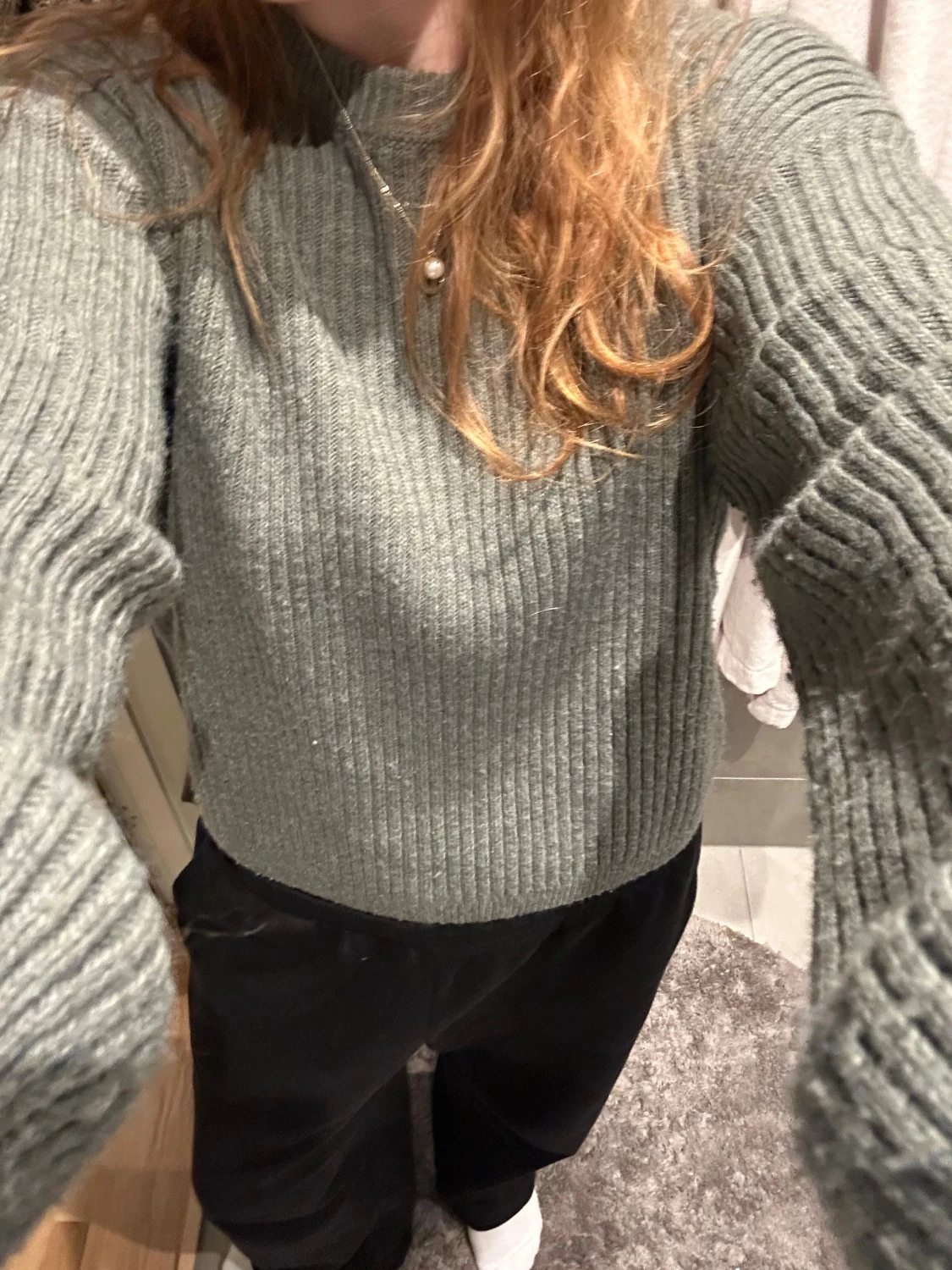 Grå ribbstickad tröja från NA-KD - 1