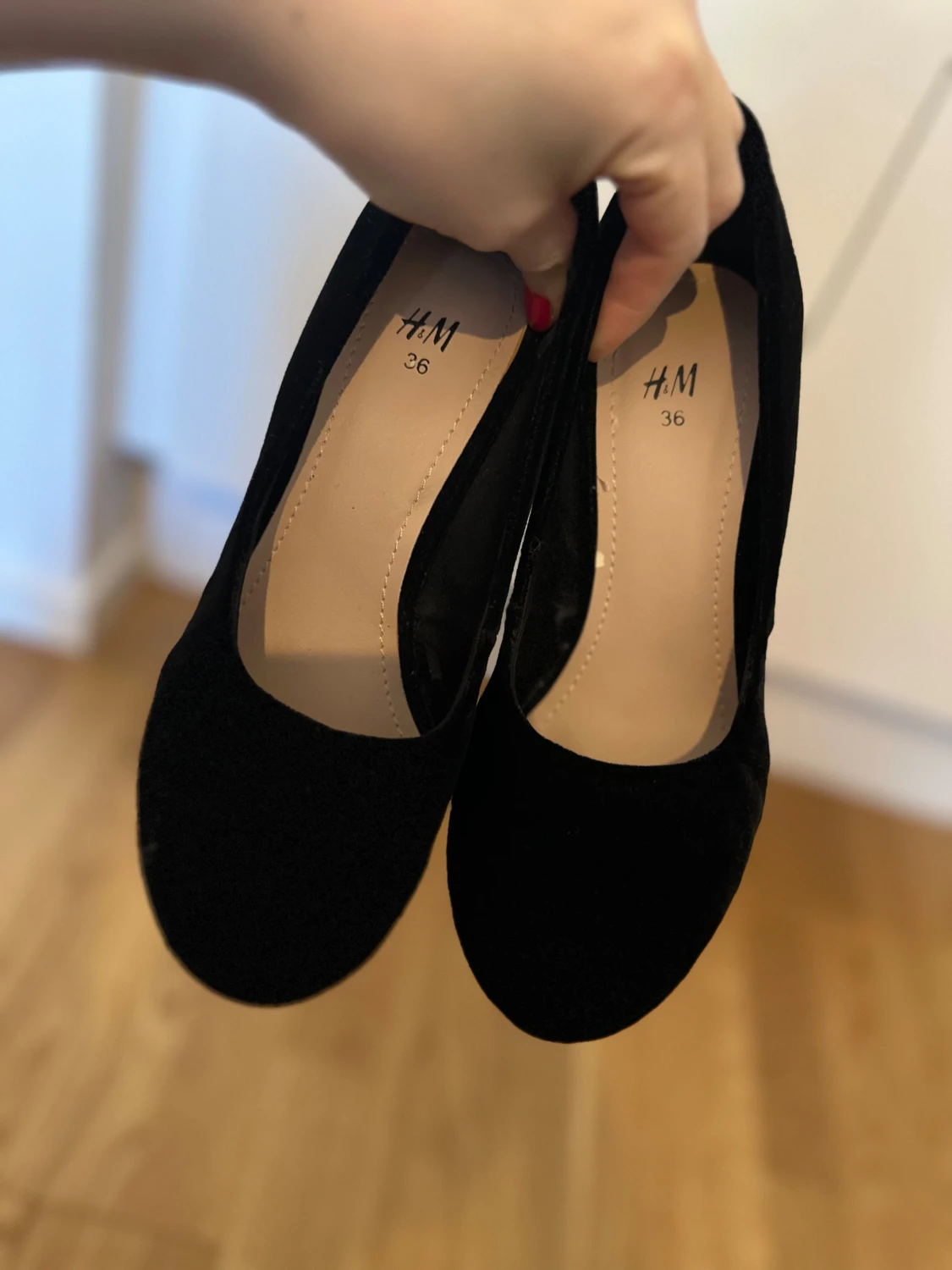 Svarta sammetsklackar från H&M - 3