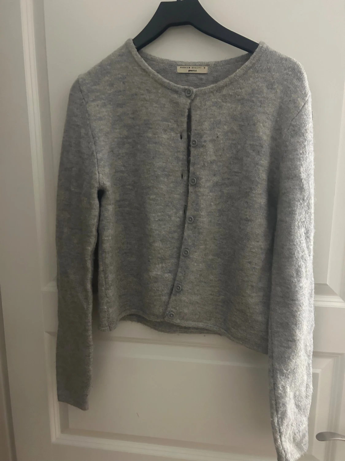 Grå kofta från gina