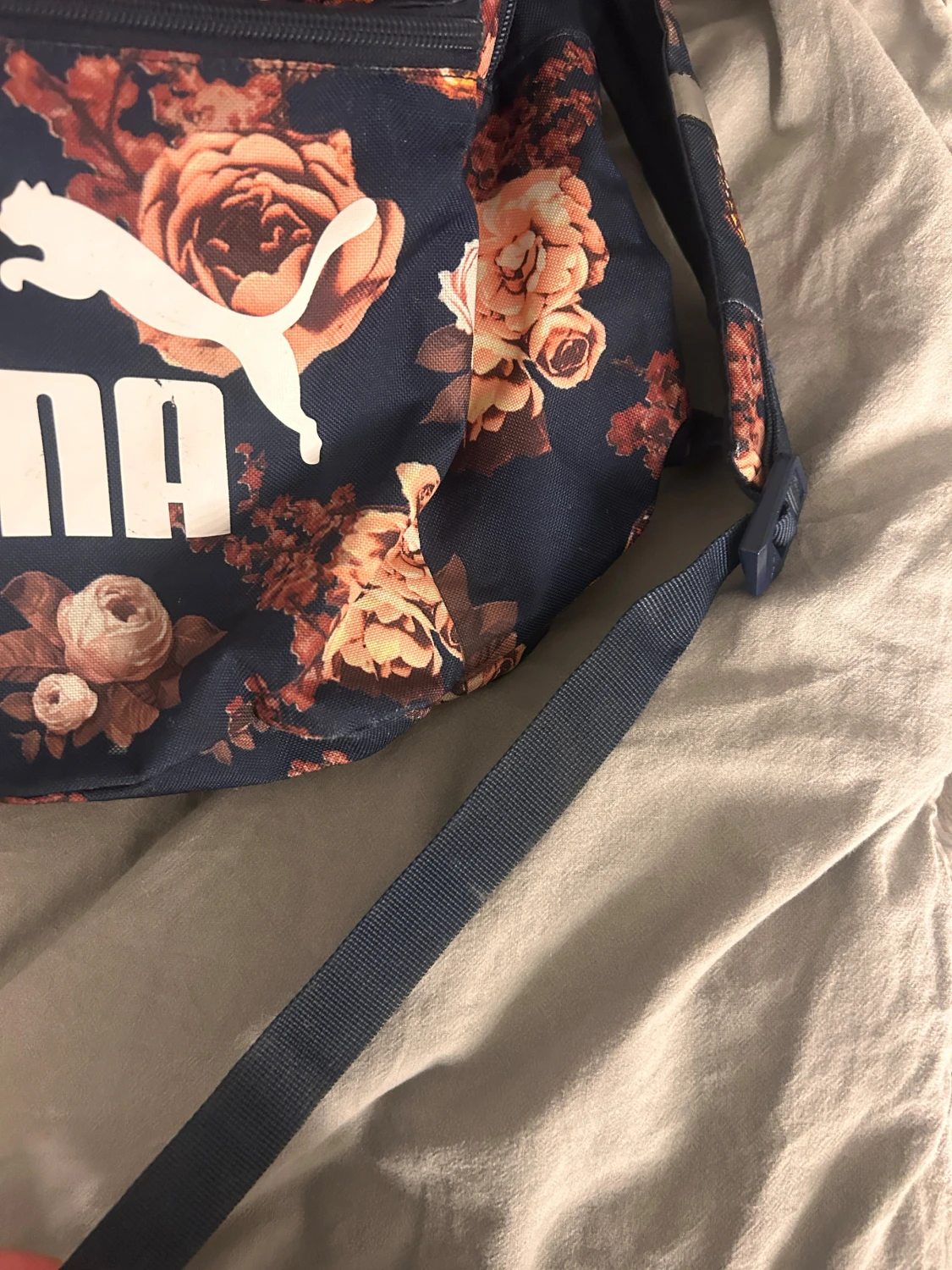 Blommig ryggsäck från Puma - 2