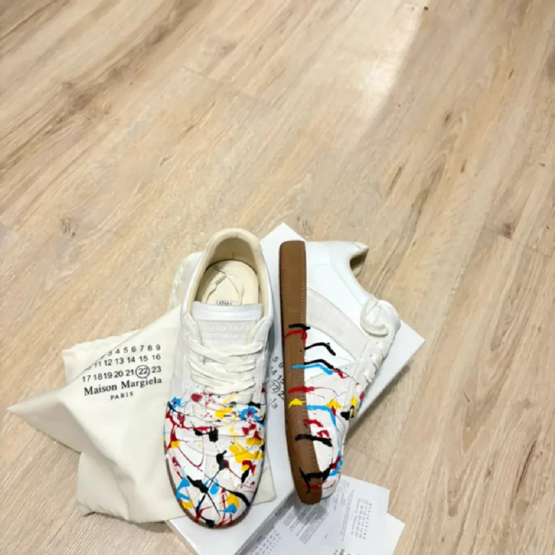 Maison Margiela sneakers med färgstänk - 1