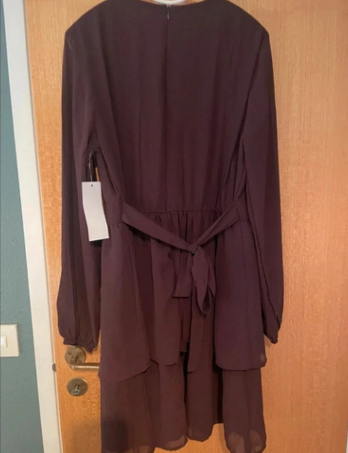 Vinröd klänning från Bubbleroom - 1