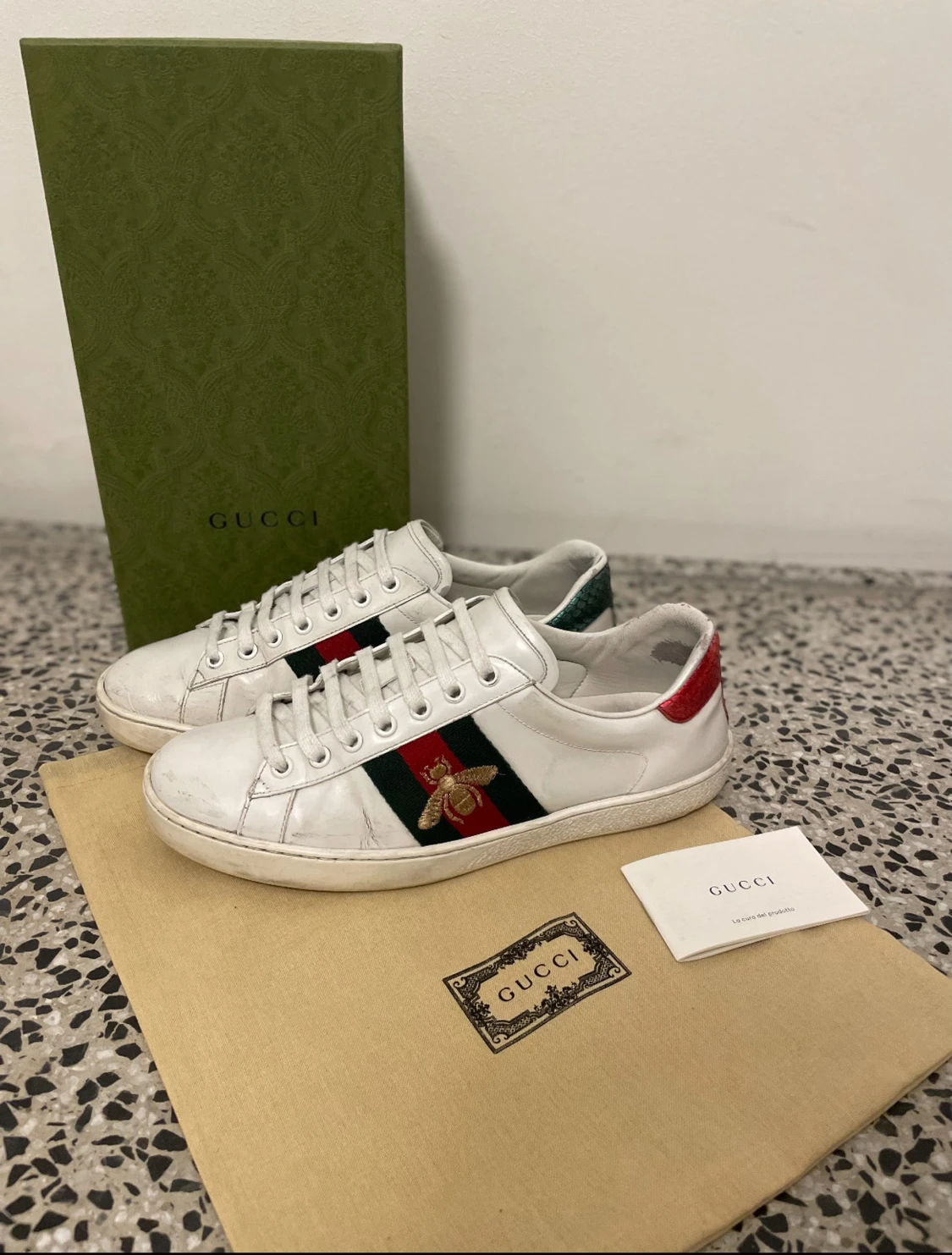 Gucci Ace sneakers med broderad bi