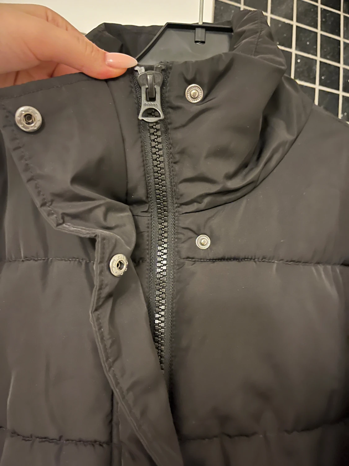 Svart pufferjacka från Dobber  - 6