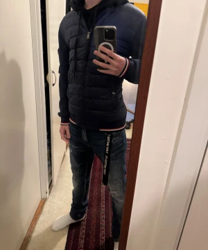  Polo Ralph Lauren cardigan  - Ralph Lauren cardigan/pufferjacka  i storlek S i mycket fint skick och varit väll omhändertagen 