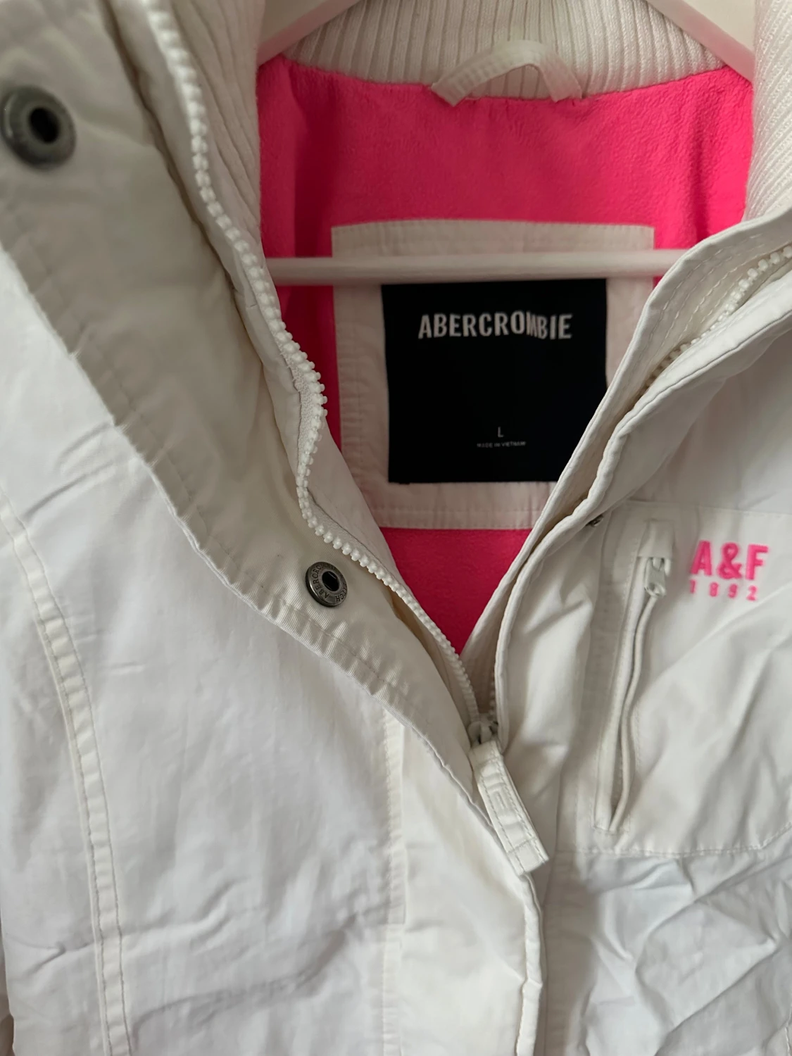 Vit vindjacka från Abercrombie - 2