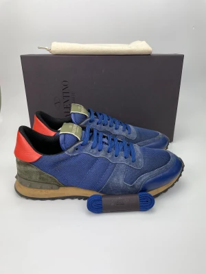 Valentino rockrunners  - BLACK FRIDAY REA!! Valentino skor. Hör av dig vid frågor