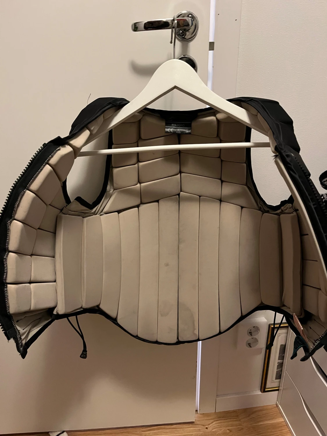 Svart säkerhetsväst från Racesafe - 2